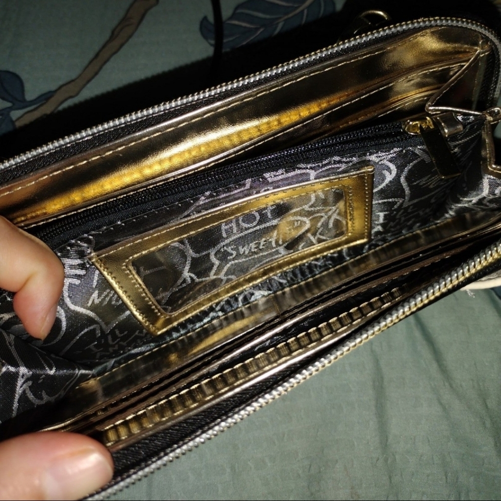 Betsey Johnson Crossbody - Picture 6 of 7